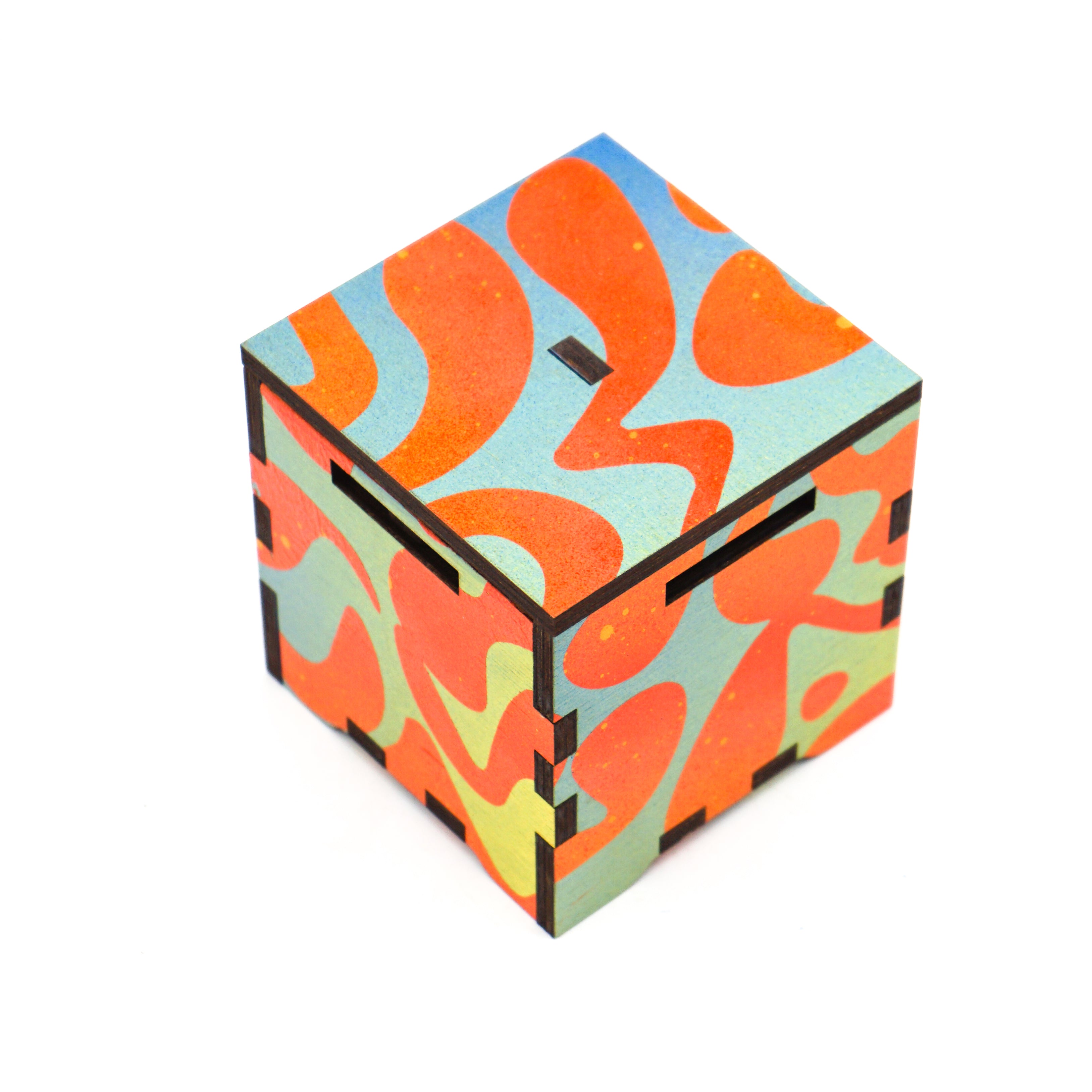 Louis Vuitton Unveils Twist Cube Pop-Up - Aventura Magazine.